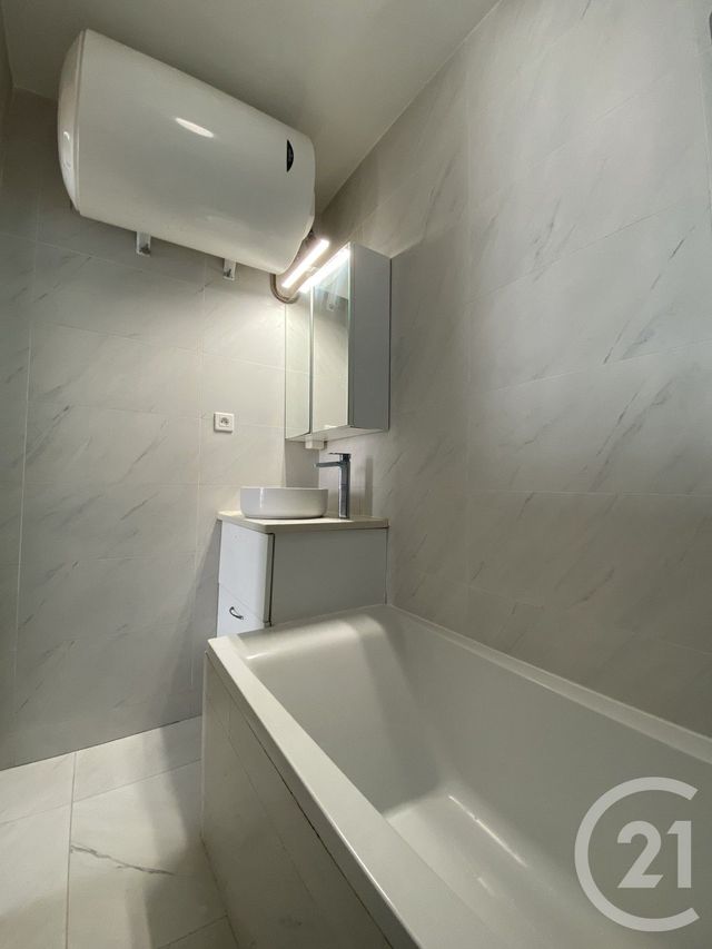 Appartement F2 à vendre - 2 pièces - 30.52 m2 - PARIS - 75017 - ILE-DE-FRANCE - Century 21 Patrimoine 17
