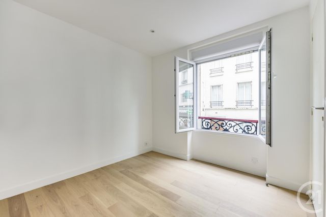 Appartement T2 à vendre - 2 pièces - 29.37 m2 - PARIS - 75017 - ILE-DE-FRANCE - Century 21 Patrimoine 17