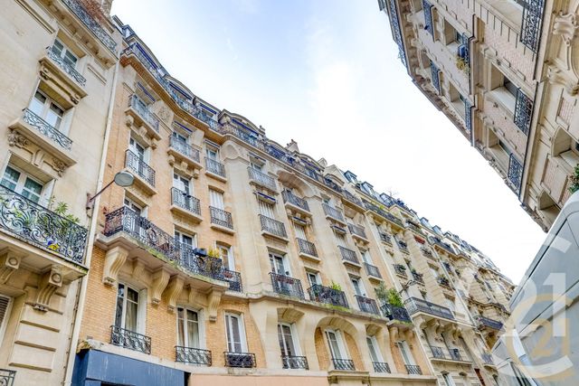 Appartement F3 à vendre - 3 pièces - 47.93 m2 - PARIS - 75018 - ILE-DE-FRANCE - Century 21 Patrimoine 17