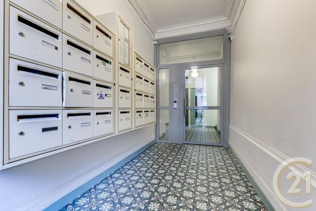 Appartement F2 à vendre - 2 pièces - 40.3 m2 - PARIS - 75018 - ILE-DE-FRANCE - Century 21 Patrimoine 17