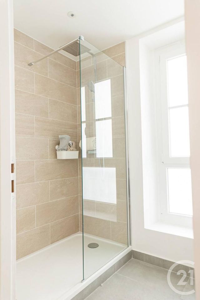 Appartement F2 à vendre - 2 pièces - 40.3 m2 - PARIS - 75018 - ILE-DE-FRANCE - Century 21 Patrimoine 17