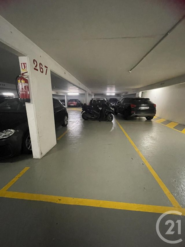 parking à louer - 12.0 m2 - PARIS - 75017 - ILE-DE-FRANCE - Century 21 Patrimoine 17