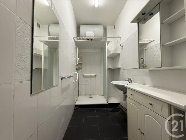 Appartement T2 à vendre - 2 pièces - 48.1 m2 - PARIS - 75017 - ILE-DE-FRANCE - Century 21 Patrimoine 17