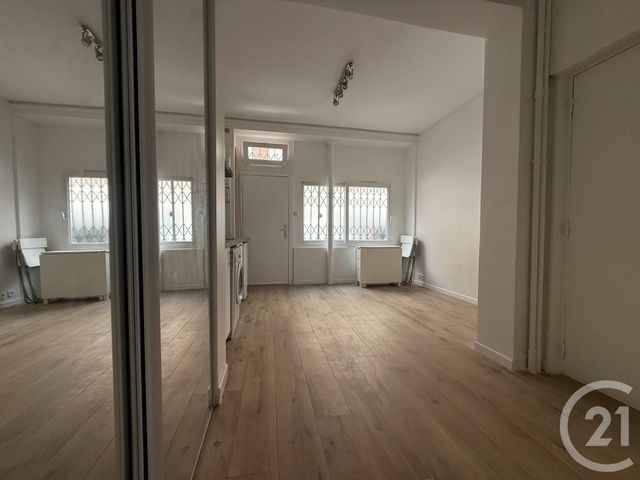 Afficher la photo en grand Appartement F1 à vendre - 1 pièce - 22.33 m2 - PARIS - 75017 - ILE-DE-FRANCE - Century 21 Patrimoine 17