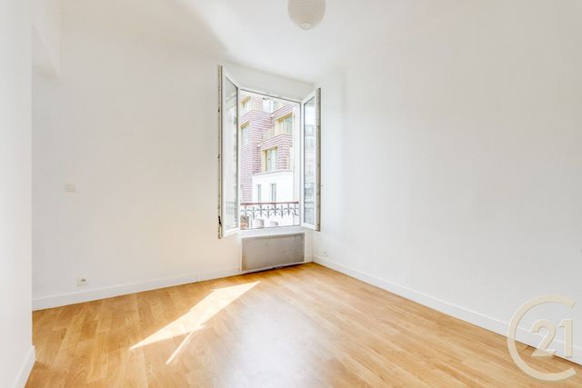 Appartement F2 à vendre - 2 pièces - 24.7 m2 - PARIS - 75018 - ILE-DE-FRANCE - Century 21 Patrimoine 17