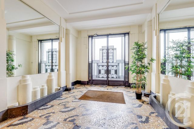 Appartement T3 à vendre - 3 pièces - 75.25 m2 - PARIS - 75017 - ILE-DE-FRANCE - Century 21 Patrimoine 17