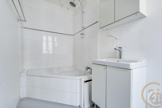 Appartement T3 à vendre - 3 pièces - 75.25 m2 - PARIS - 75017 - ILE-DE-FRANCE - Century 21 Patrimoine 17