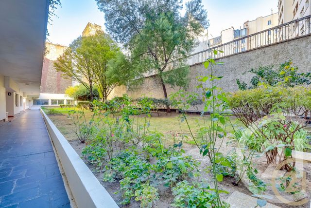 Appartement Studio à vendre - 1 pièce - 21.15 m2 - PARIS - 75018 - ILE-DE-FRANCE - Century 21 Patrimoine 17