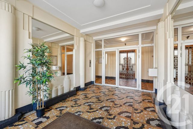 Appartement F1 à vendre - 2 pièces - 64.13 m2 - PARIS - 75017 - ILE-DE-FRANCE - Century 21 Patrimoine 17