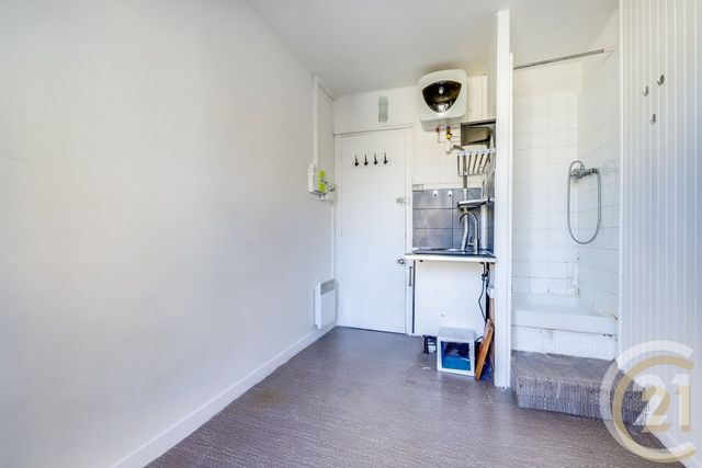 Appartement Studio à vendre - 1 pièce - 9.05 m2 - PARIS - 75017 - ILE-DE-FRANCE - Century 21 Patrimoine 17