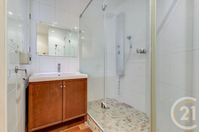 Appartement à vendre - 2 pièces - 63.59 m2 - PARIS - 75017 - ILE-DE-FRANCE - Century 21 Patrimoine 17
