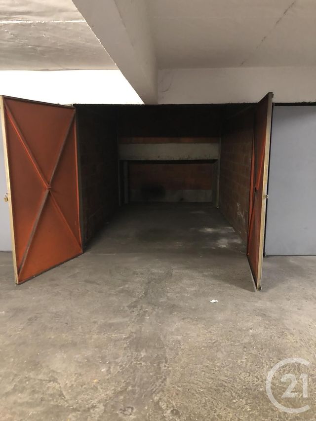 parking à louer - 11.0 m2 - PARIS - 75018 - ILE-DE-FRANCE - Century 21 Patrimoine 17