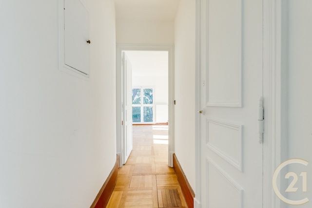 Appartement Studio à vendre - 1 pièce - 39.62 m2 - PARIS - 75018 - ILE-DE-FRANCE - Century 21 Patrimoine 17
