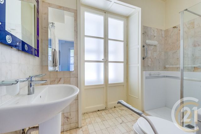 Appartement F3 à vendre - 3 pièces - 65.0 m2 - PARIS - 75018 - ILE-DE-FRANCE - Century 21 Patrimoine 17